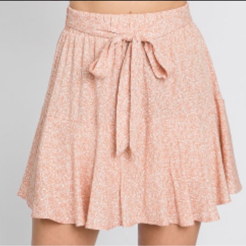 ⭐️ Brand New - GeeGee - Floral Salmon Skort - Woman's Small
